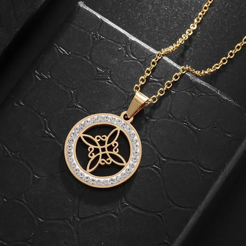 Stainless Steel Witch Knot Necklace for Men and Women, Fashionable Irish Celtic Knot, Lucky Jewelry Gift for Girls