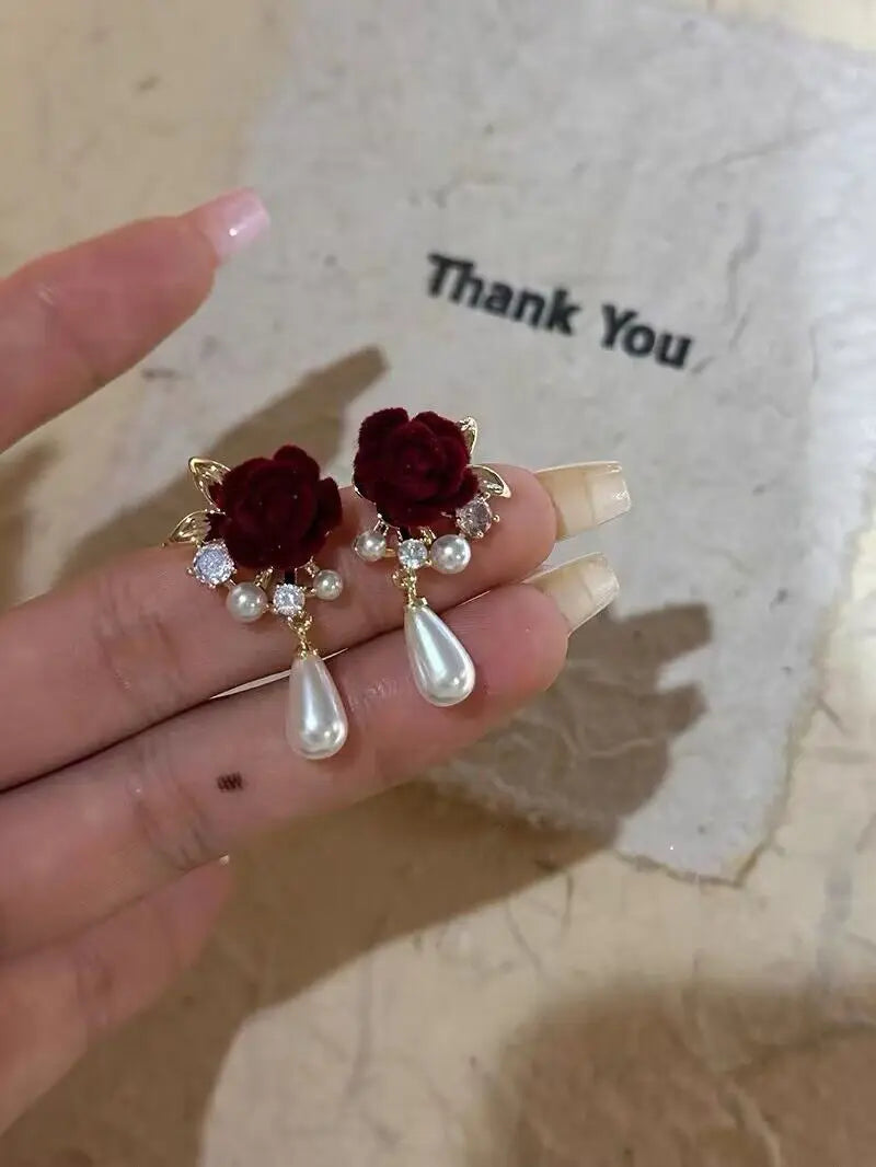New Wine Red Velvet Rose Pearl Earrings for Women Vintage Red Rose Elegant High-end Studs Earrings Jewelry Accessories серьги