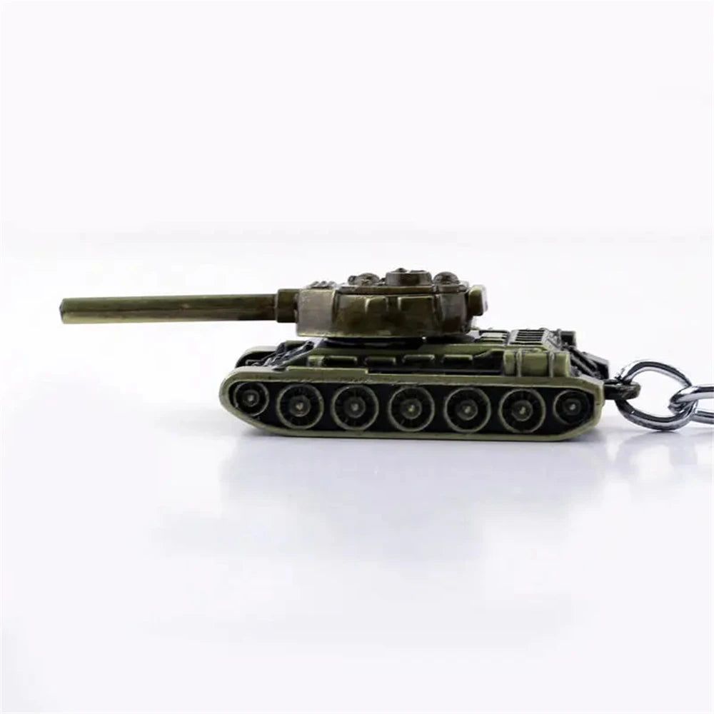 Fashion Metal World Of Tanks Keychains Punk Weapon Model Pendant Keyring for Men Car Key Chain Backpack Decor Kids 3D Toy Gifts