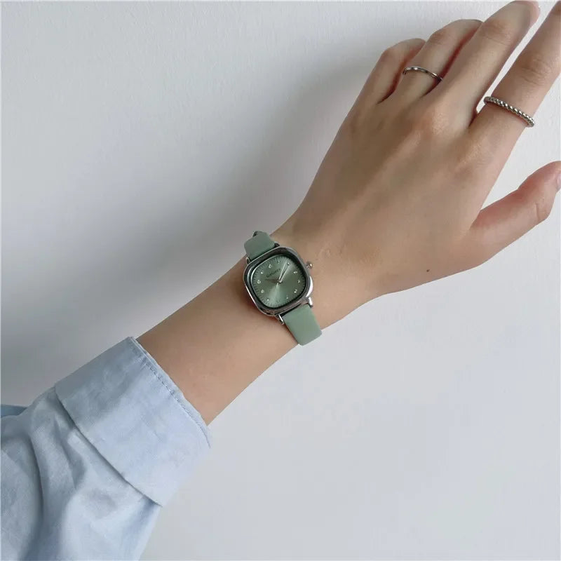 Luxury Women Quartz Watch Leather Strap Small Square Dial Green Watch Casual Fashion Versatile Vintage Wristwatches Dropshipping