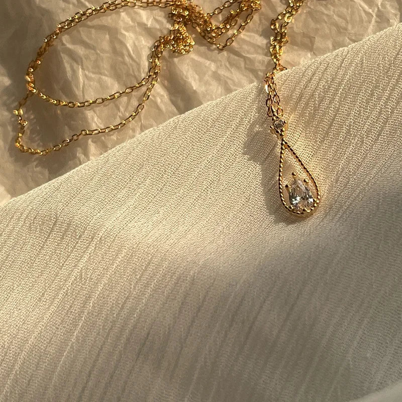 Korean Fashion Zircon Water Drop Pendant Necklace for Women Vintage Elegant Temperament Clavicle Chain Necklace Wedding Jewelry