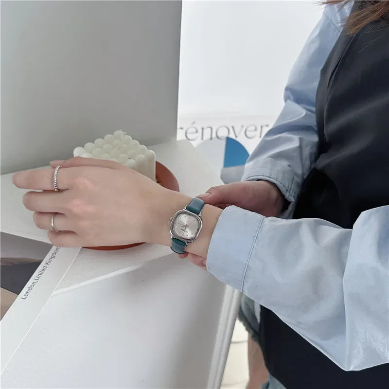 Luxury Women Quartz Watch Leather Strap Small Square Dial Green Watch Casual Fashion Versatile Vintage Wristwatches Dropshipping
