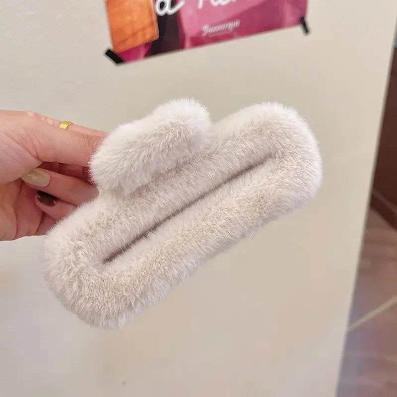Winter Plush Square Hair Claw for Women Korean Elegant Acrylic Hairpins Faux Fur Hair Clip Pink Barrette Crab Hair Accessories