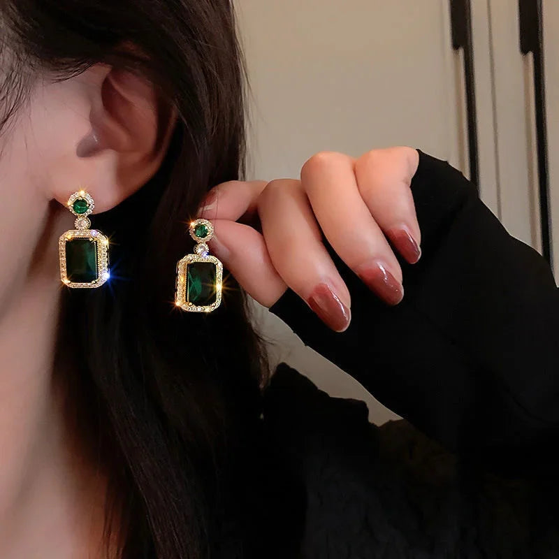 Exquisite Fashion Emerald Perfume Bottle Necklace Earrings Ring 3 Piece Set Classic Banquet Wedding Jewelry Set Birthday Gift
