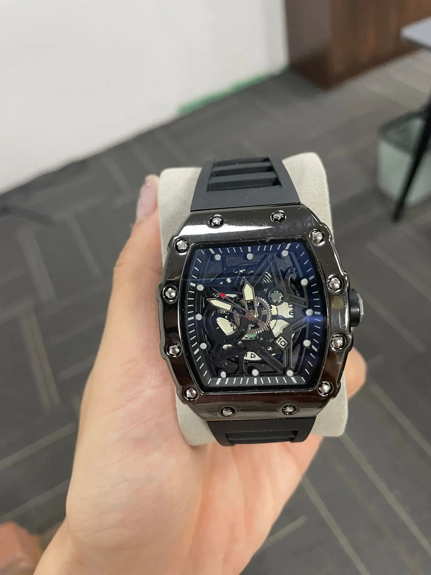 Men's Watch Leisure Sports Fashion Waterproof Bucket Watch Men's Quartz Watch Gift Reloj L144