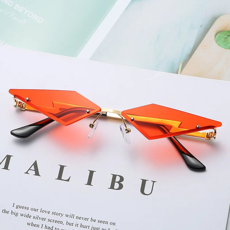 Luxury Fashion Narrow Sunglasses Irregular Diamond Cutting Sunglasses Personality Street Shoot Sun Glasses Female Eyewear UV400