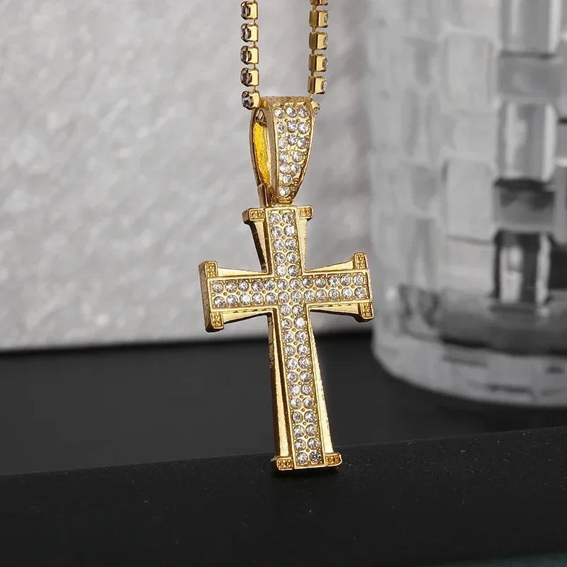 Shiny Ice Crystal Zircon Christian Cross Pendant Men and Women Hip Hop Trend Jewelry Catholic Amulet Necklace