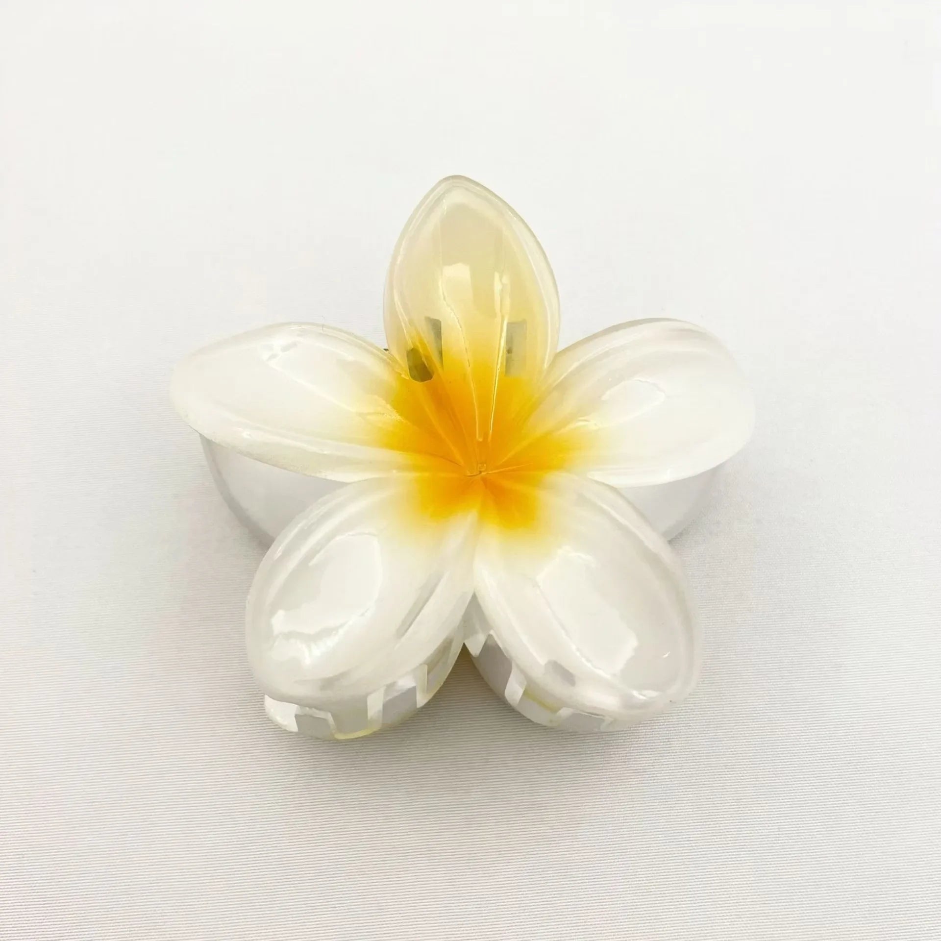 Hawaiian Flower Crab Hair Clips for Women Plumeria Barrettes Large Hair Claw for Thin/Thick Beach Hair Accessories for Girls 8cm