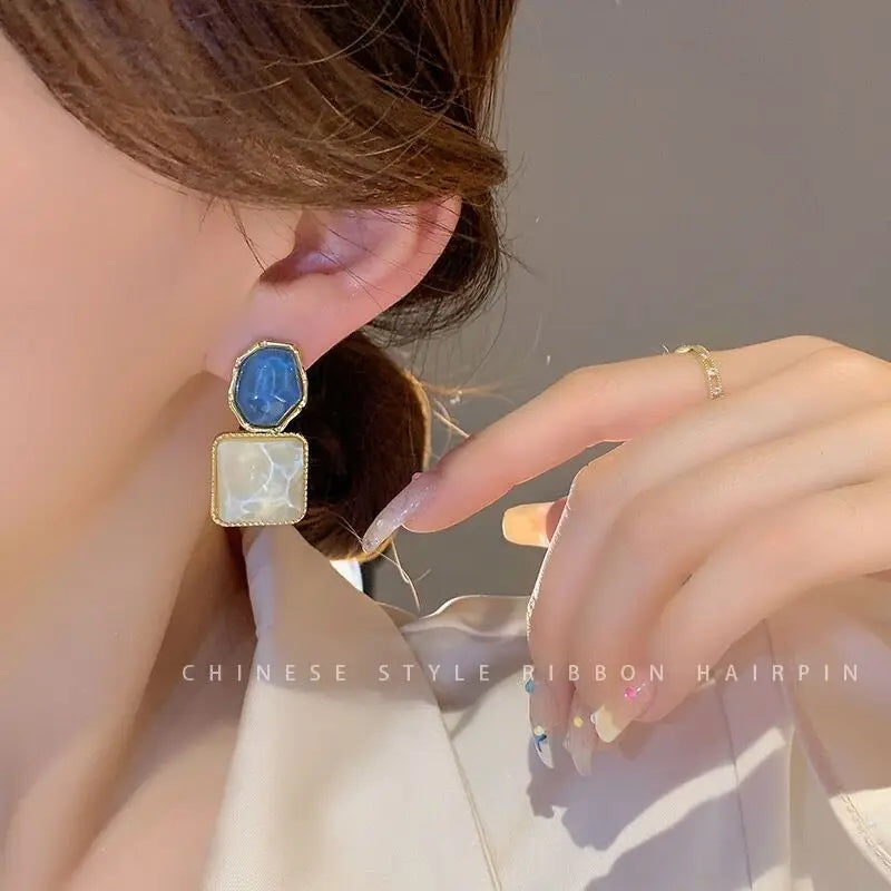 Fashion Vintage Resin Geometric Drop Earrings for Women Charms Elegant Irregular Blue Pendant Earrings Jewelry Party Gifts 2024