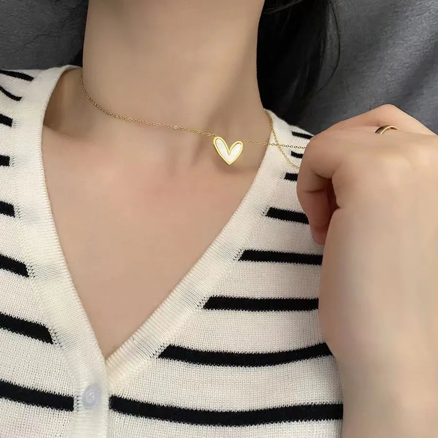 Trendy Korean Simple Heart Pendant Choker Necklaces For Woman Clavicle Chain Necklace for Women Girls New Party Gifts Jewelry