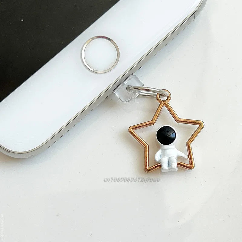 Astronaut Dust Plug Charm Cute Charge Port Anti Dust Plug Kawaii Usb Type C Plug For iPhone Earphone Jack Stopper Cap Pendant
