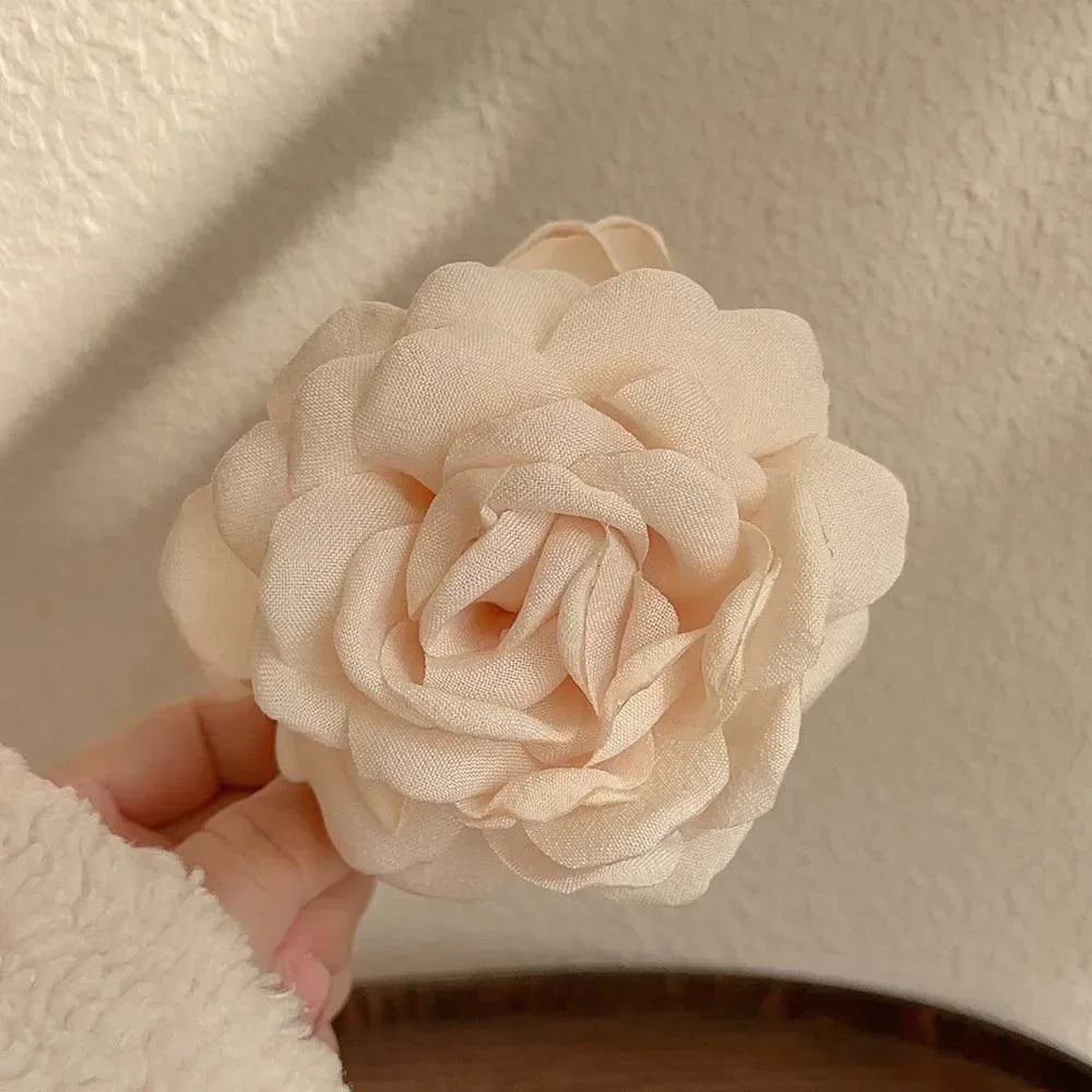 New Solid Color Fabric Flower Hair Claws for Women Fashion Light Luxury Shark Clips French Elegant Temperament Hair Accessories